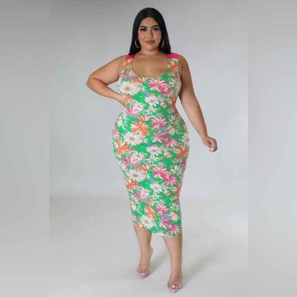 Plus Size Green Floral Cut Out Self Tie Back Closure Midi Dress - Picture 3 of 11